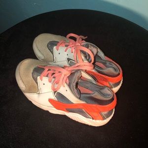 NIKE HUARACHES NATURAL
